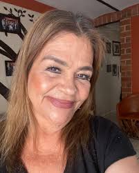 <em>Sara L.</em>
